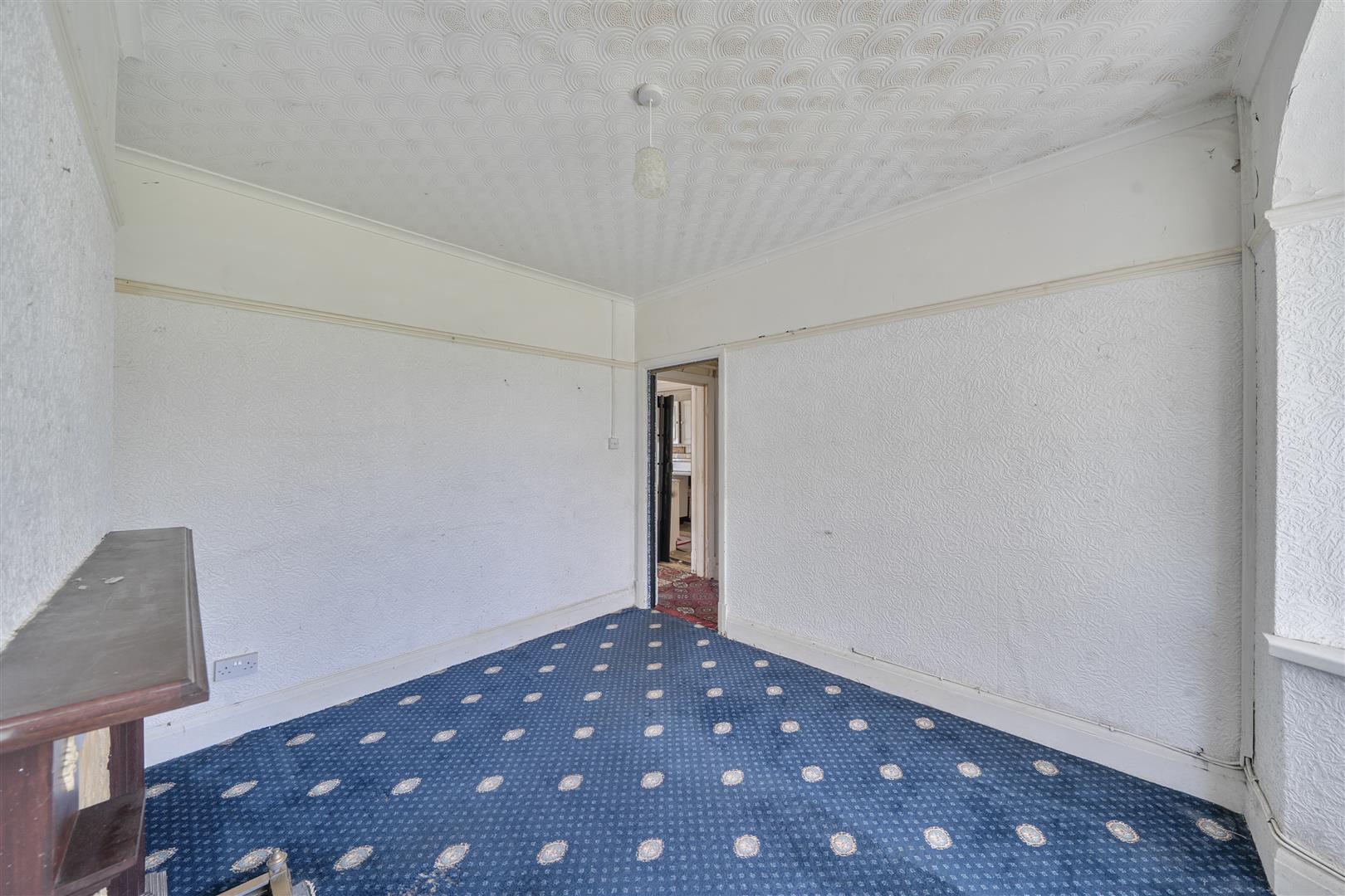 Middle Road, Ravenhill, Swansea, SA5 5DH